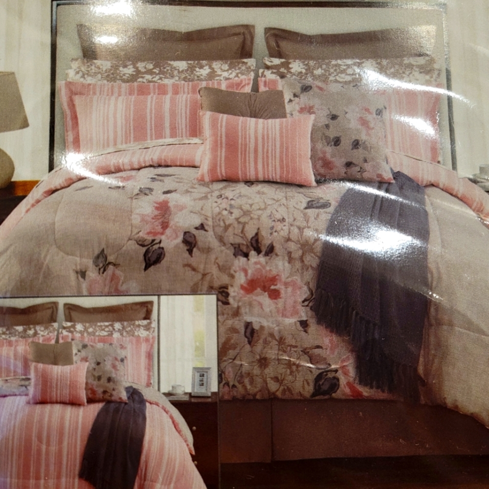 Jessica Sanders 16pc Reversible Comforter Set